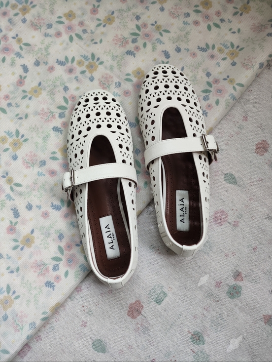 Alaïa Shoes - ALAÏA | Cutout Geometric Mary Janes